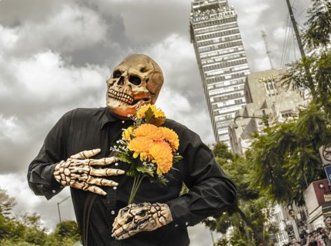 Todavía no estoy muerto, pero el tiempo escasea